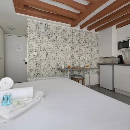 Studio Fonctionnel A Deux Pas Du Musee Grevin - 2p Appartement